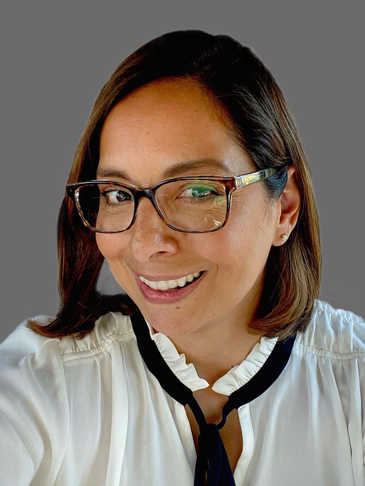 Paola Brookshire headshot